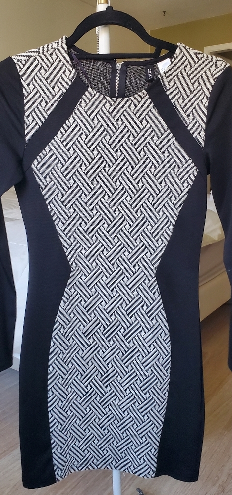 New Divided - STUNNING black and white dress